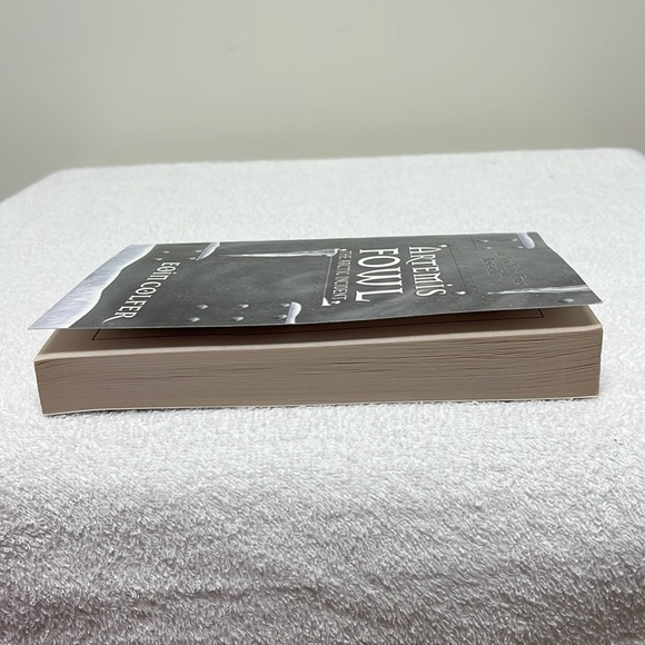 Artemis Fowl The Criminal Mastermind Collection 3 BOOKS - Picture 10 of 16